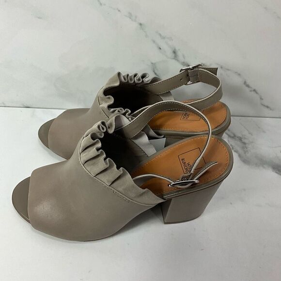 14th & UNION Stone Leather Block Heel Shoes - Picture 5 of 7